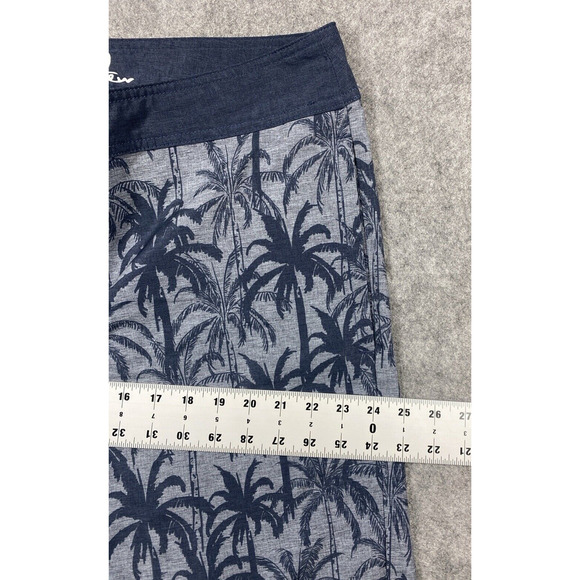 Travis Mathew Board Shorts Mens Size 40 Grey Plam Trees Swimming Vacation Beach - Picture 3 of 12